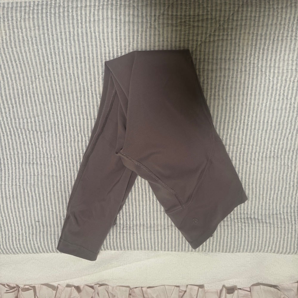 lululemon leggings light purple size 0 with pockets